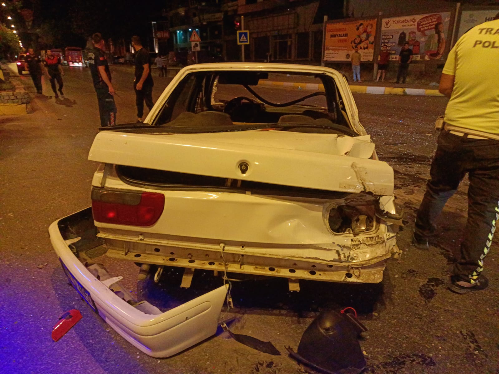 Aydın'da otomobil ile kamyon çarpıştı 1 yaralı