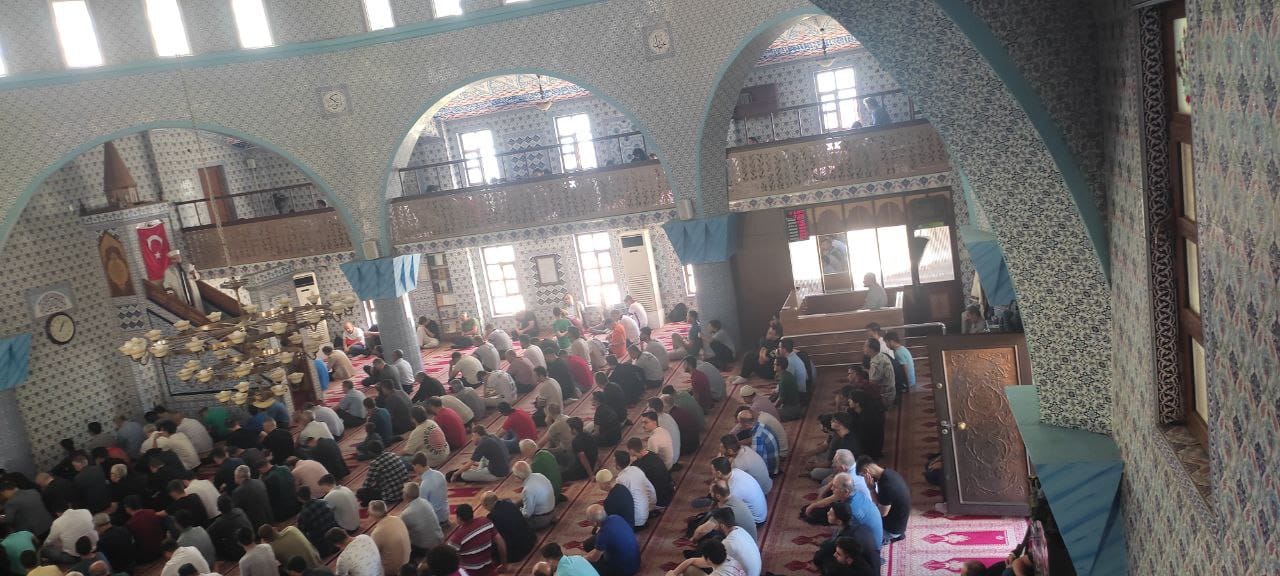 ADÜİSAR öğrencileri Filistinliler için gıyabi cenaze namazı kıldı