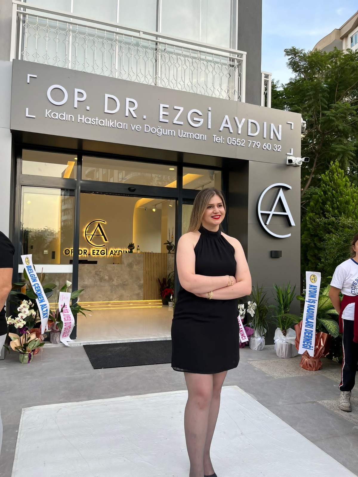 Kadın Hastalıkları ve Doğum Uzmanı Operatör Dr. Ezgi Aydın, yeni kliniğinin açılışını gerçekleştirdi
