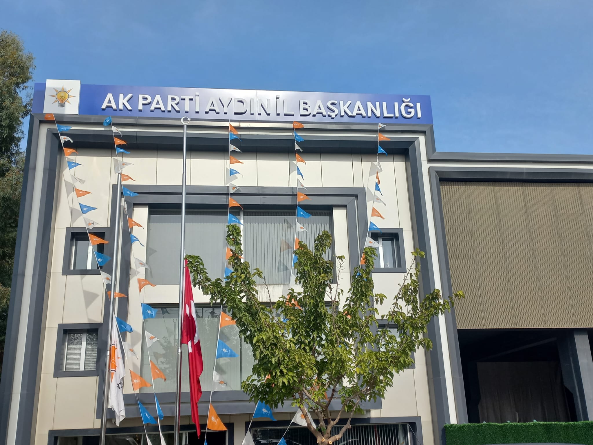 AK Parti'nin yeni il binası açılıyor