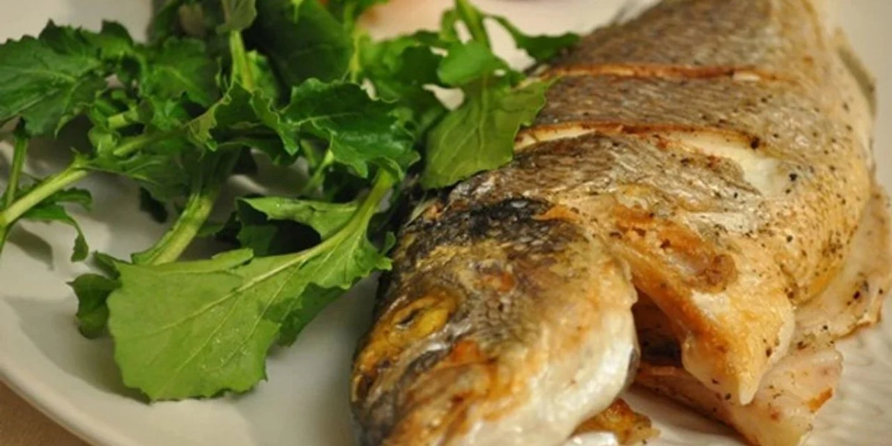 Uzmanlar uyarıyor: Balığın yanında roka yiyenlere kötü haber