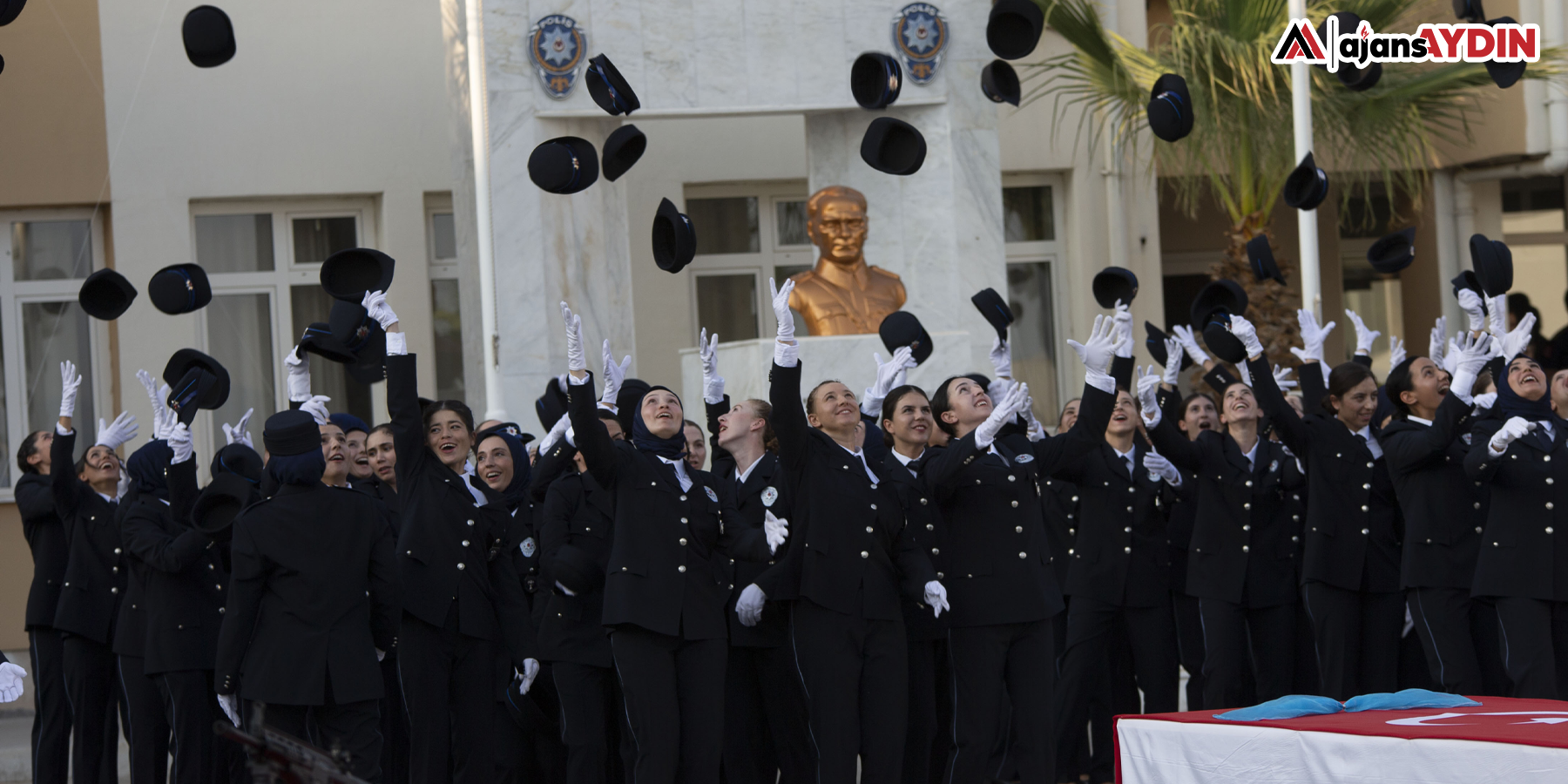 Aydın'da 198 kadın polis ant içti