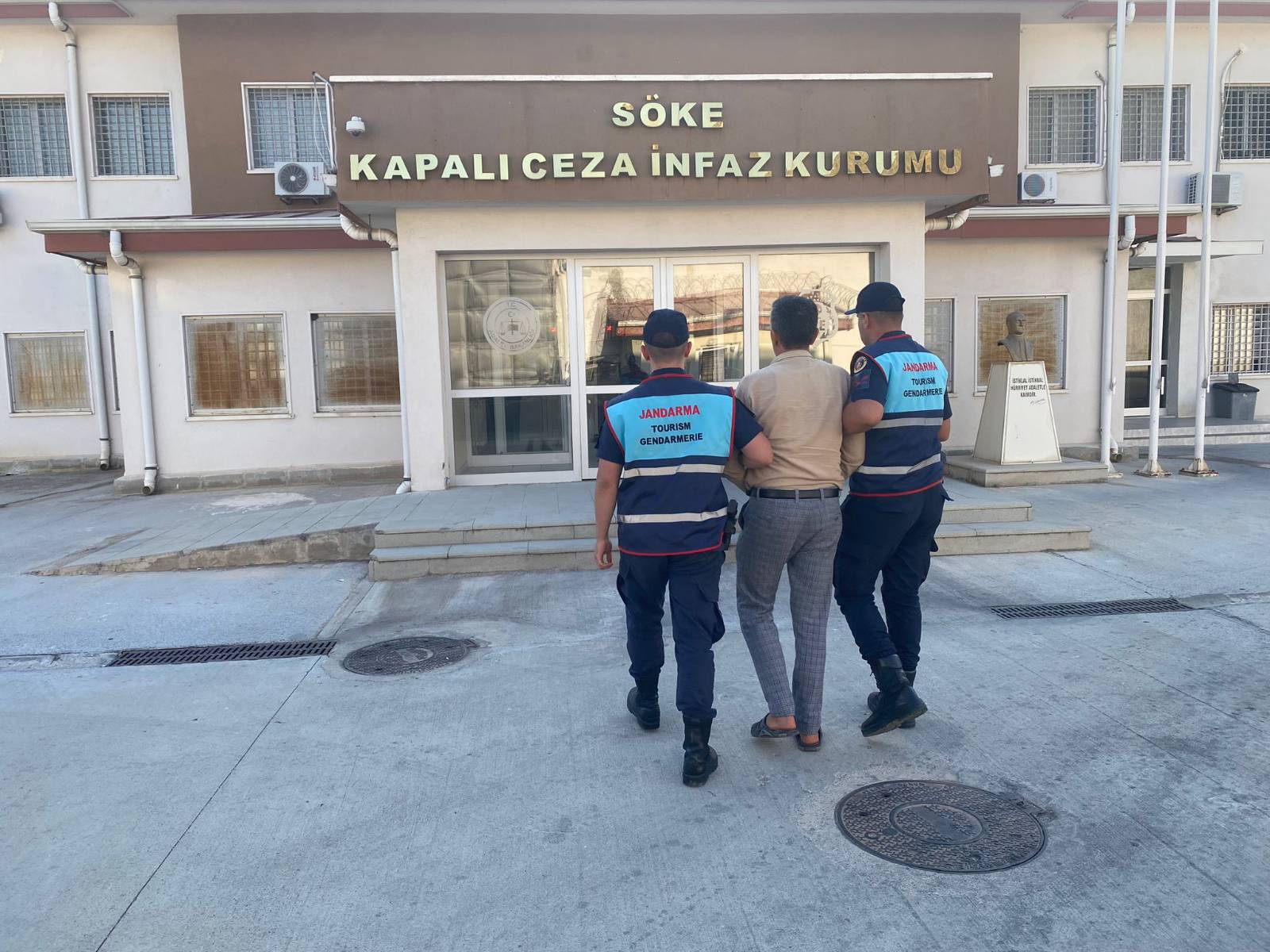 Didim'de hırsızlık şüphelisi kısa sürede yakalandı