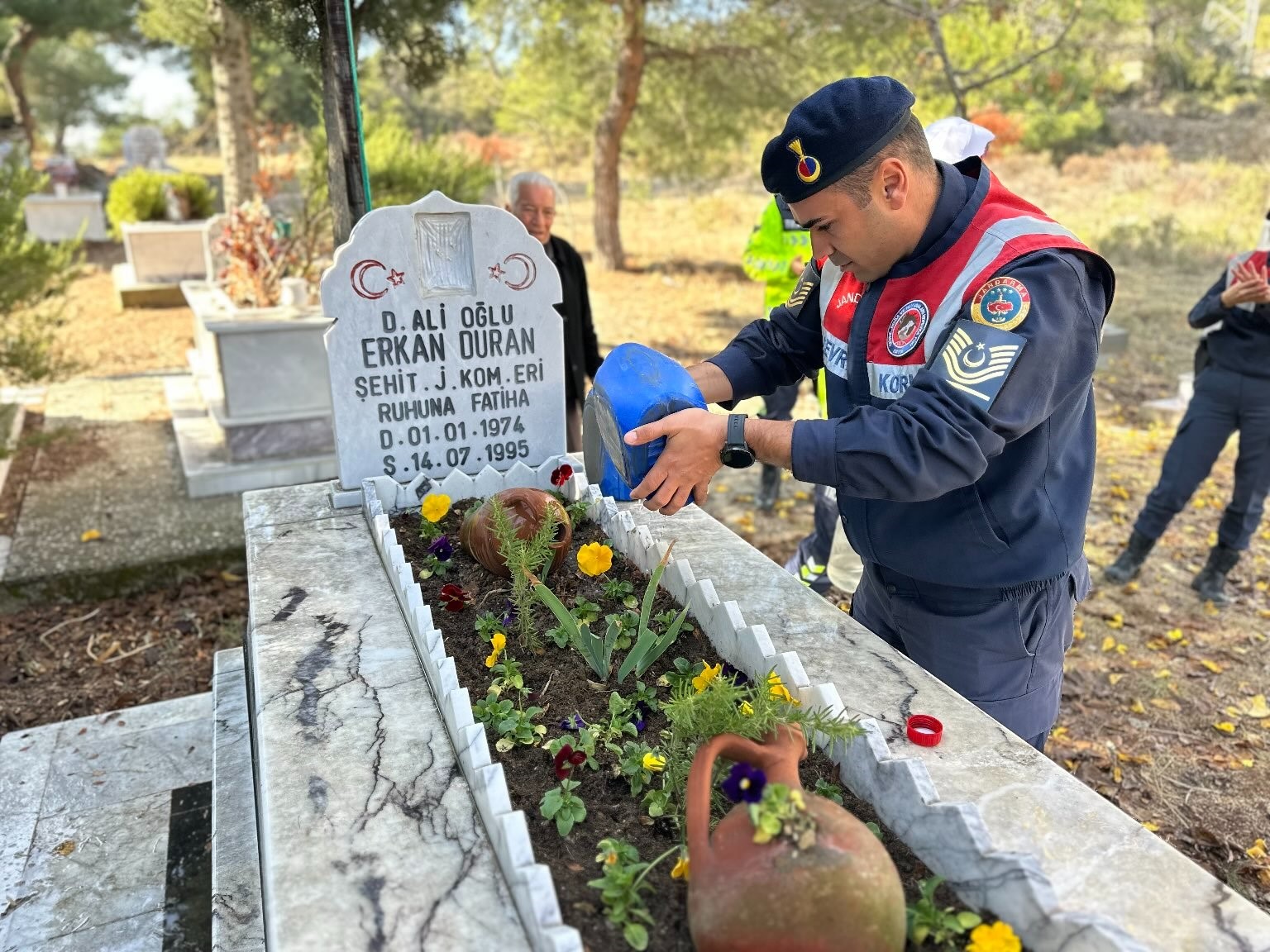 Jandarma Çine’deki şehit ailesini unutmadı