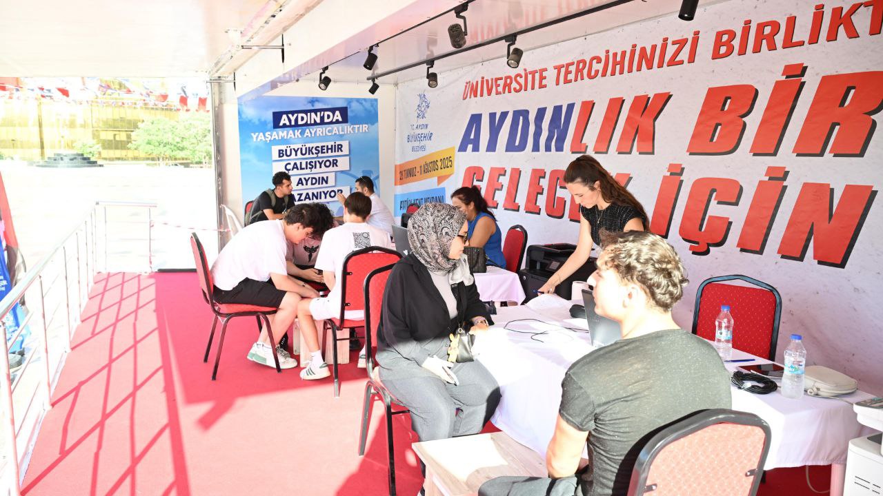 BAŞKAN ÇERÇİOĞLU’NDAN GENÇLERE YKS DESTEĞİ: TERCİH TIRI ÜNİVERSİTE ADAYLARININ HİZMETİNDE