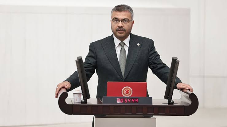 Özmen’den imalı paylaşım  “Aydın değil Ege mitingi”