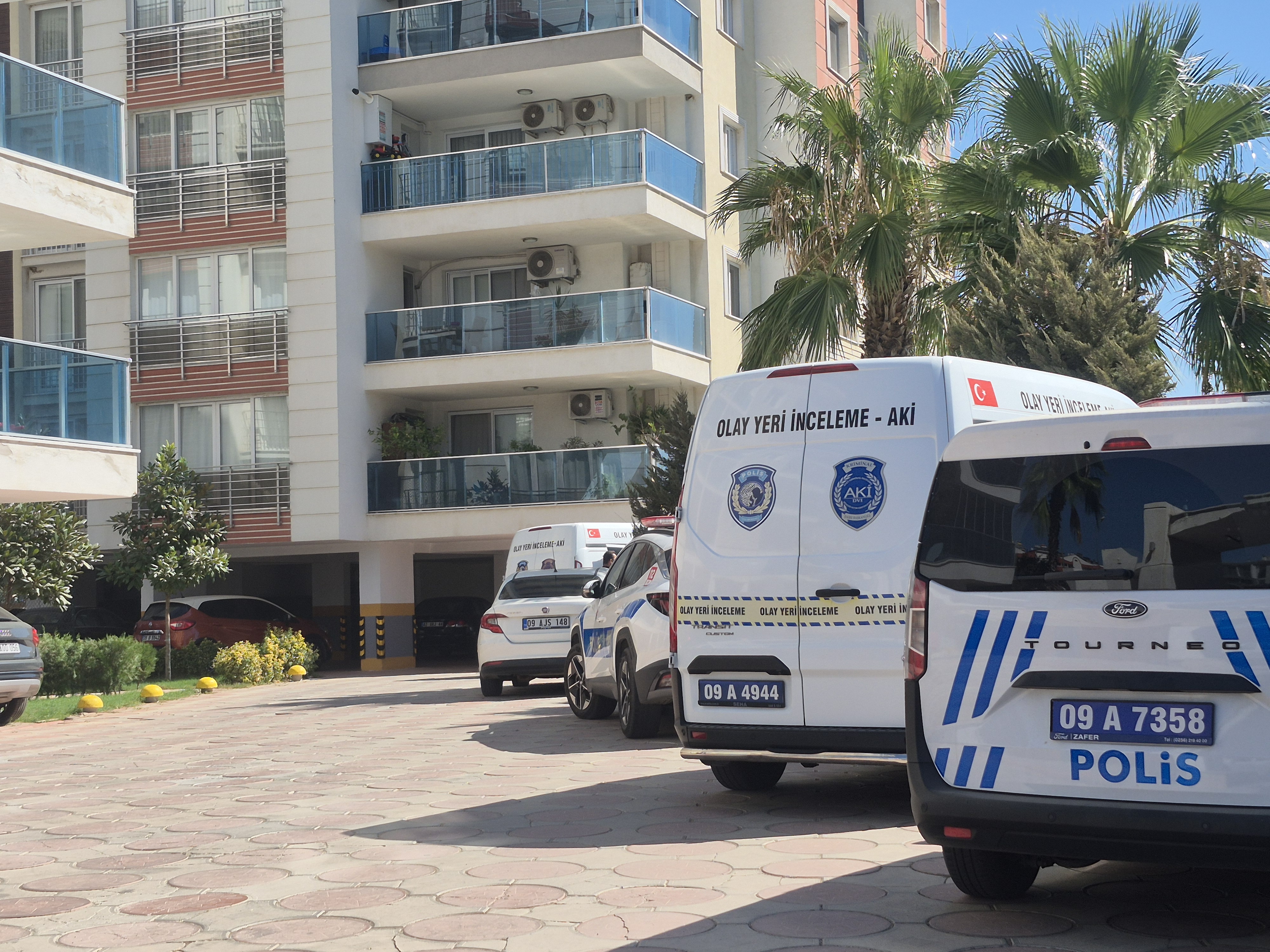 Efeler’de yalnız yaşayan pilot evinde ölü bulundu