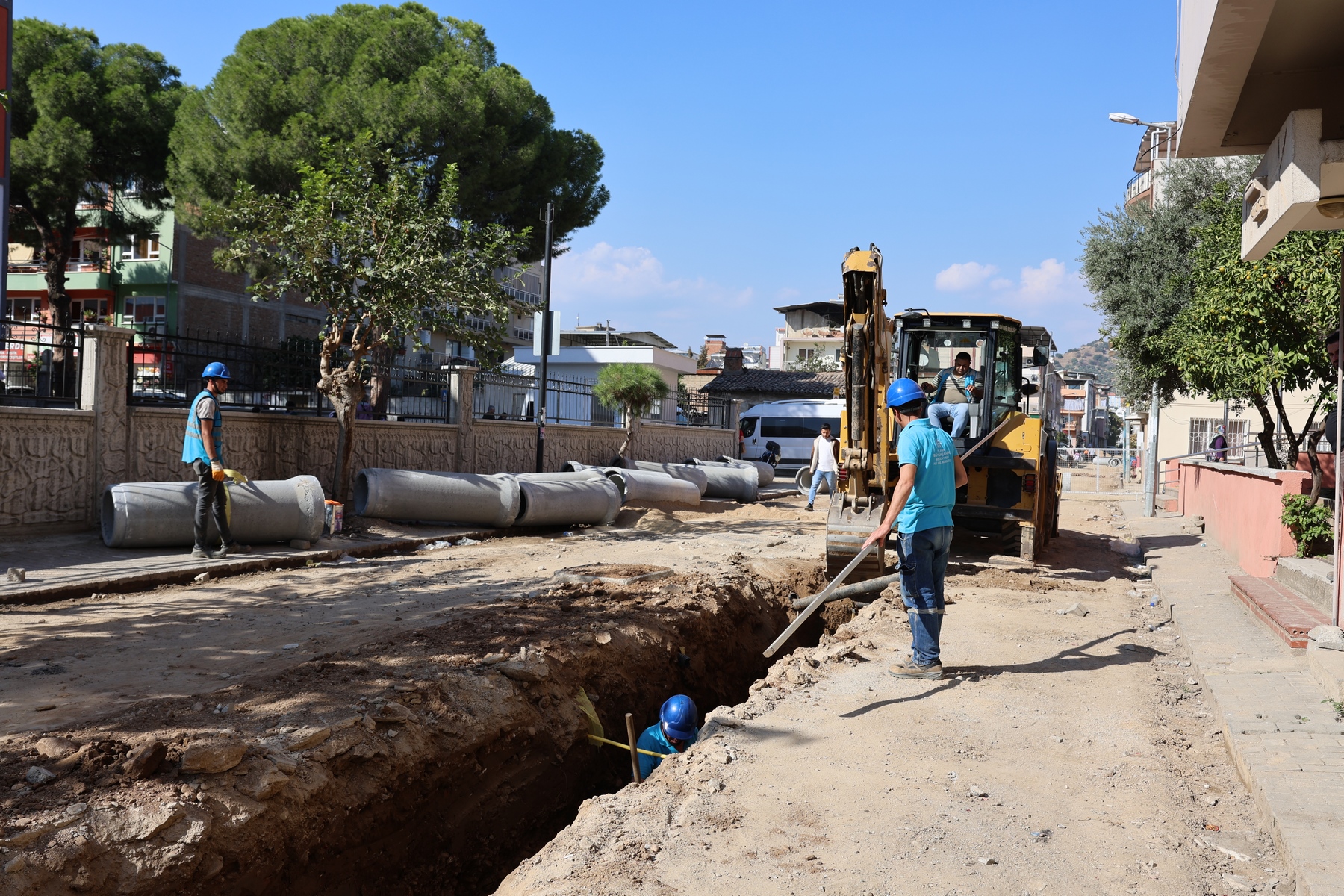BAŞKAN ÇERÇİOĞLU AYDIN’IN TÜM İLÇELERİNİ ALTYAPI YATIRIMLARI İLE BULUŞTURUYOR