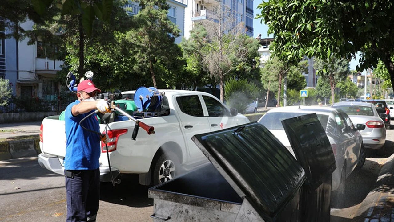 Başkan Yetişkin Efeler’de hizmet rüzgarı estiriyor