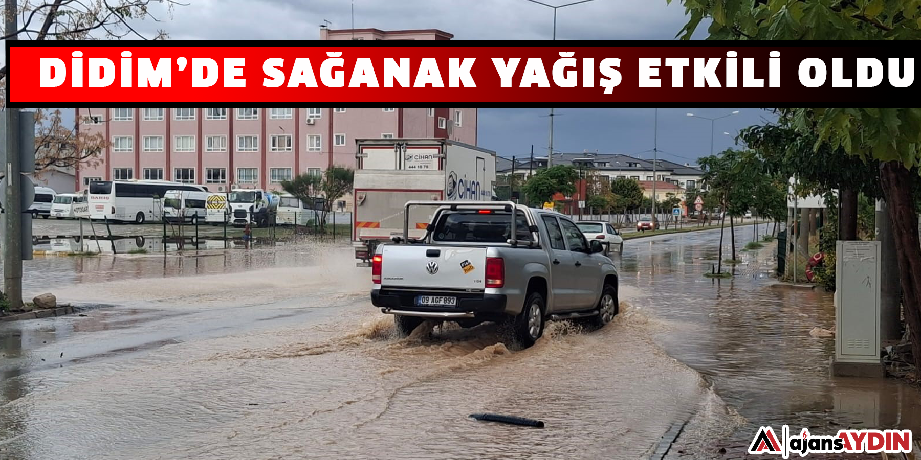 Didim’de sağanak yağış etkili oldu