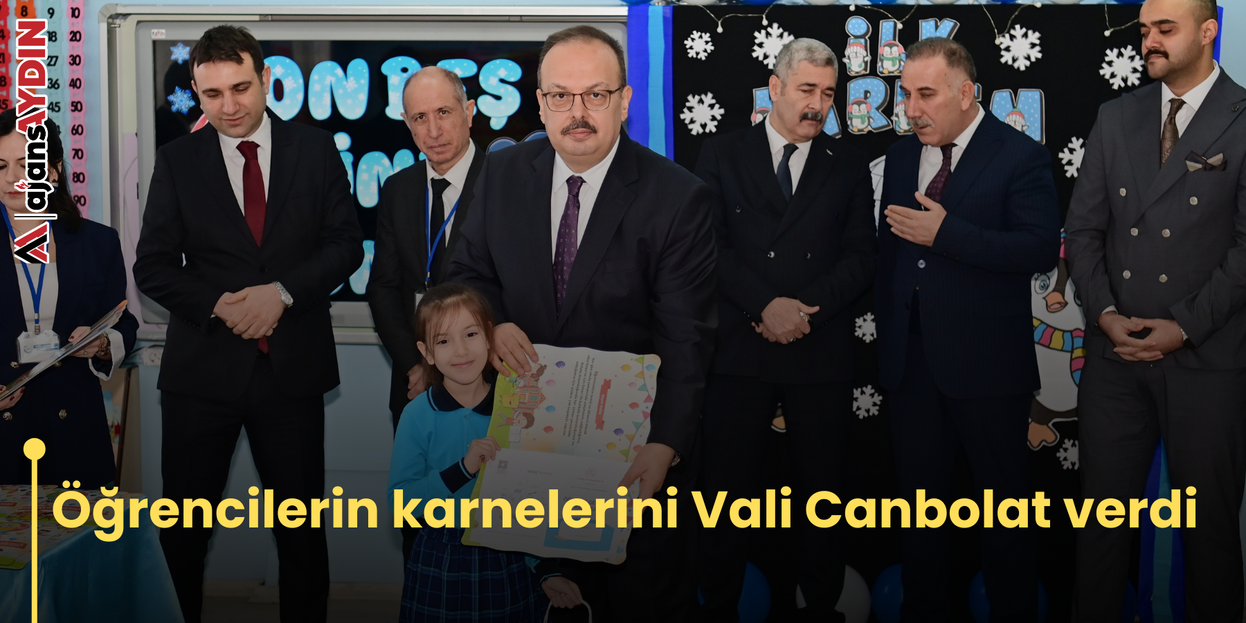 Öğrencilerin karnelerini Vali Canbolat verdi