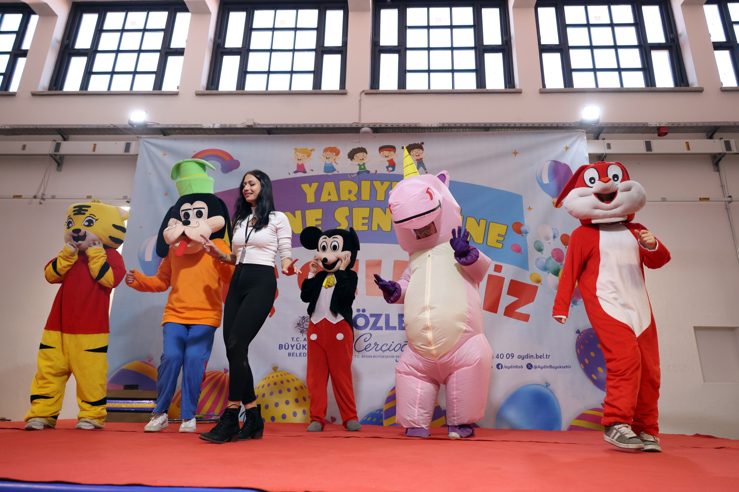 BAŞKAN ÇERÇİOĞLU’NDAN ÇOCUKLARA KARNE HEDİYESİ