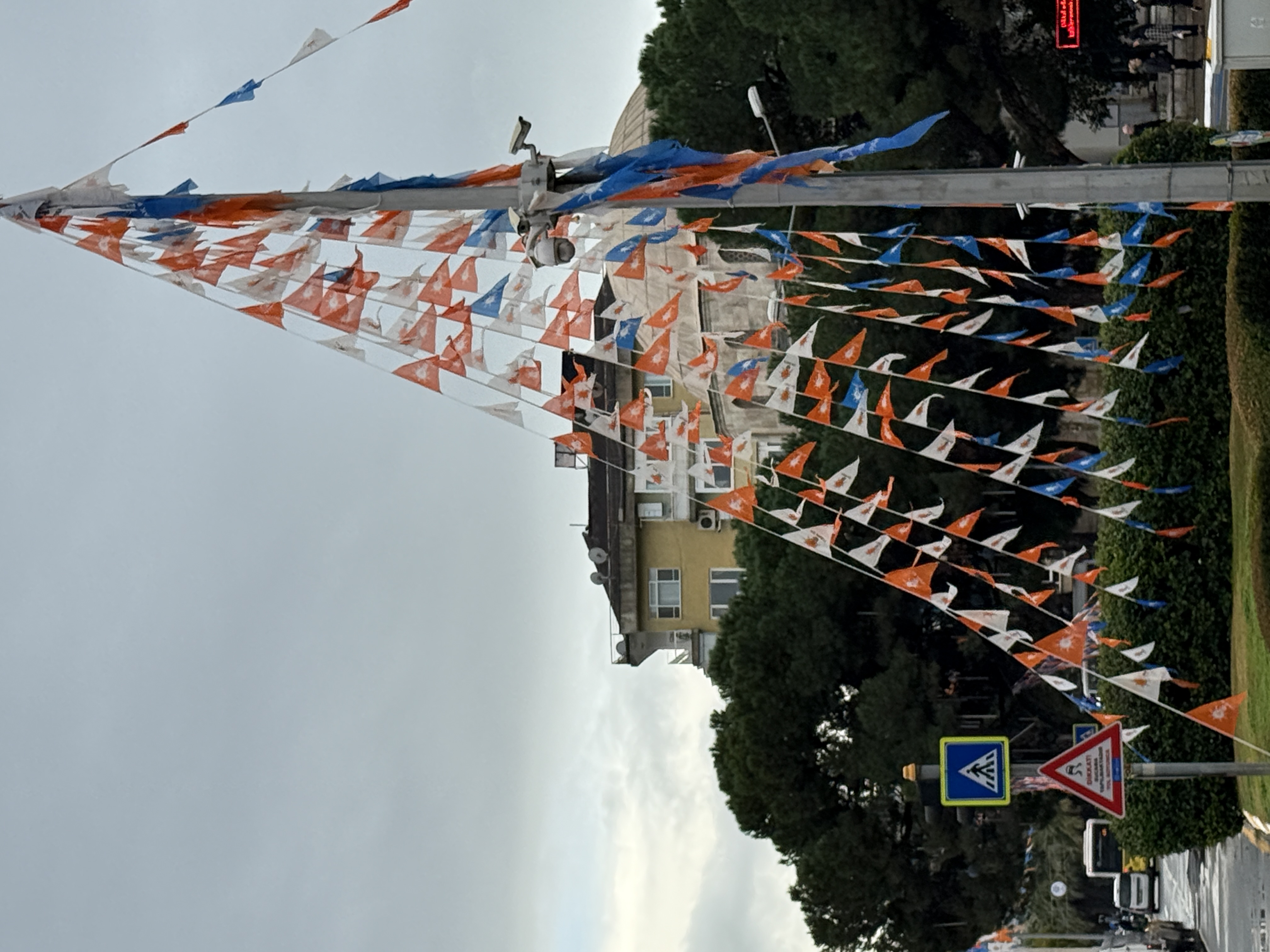 Aydın’da bayrak tartışması yeni boyut kazandı  Bayrak Krizi Adliyeye Taşınıyor