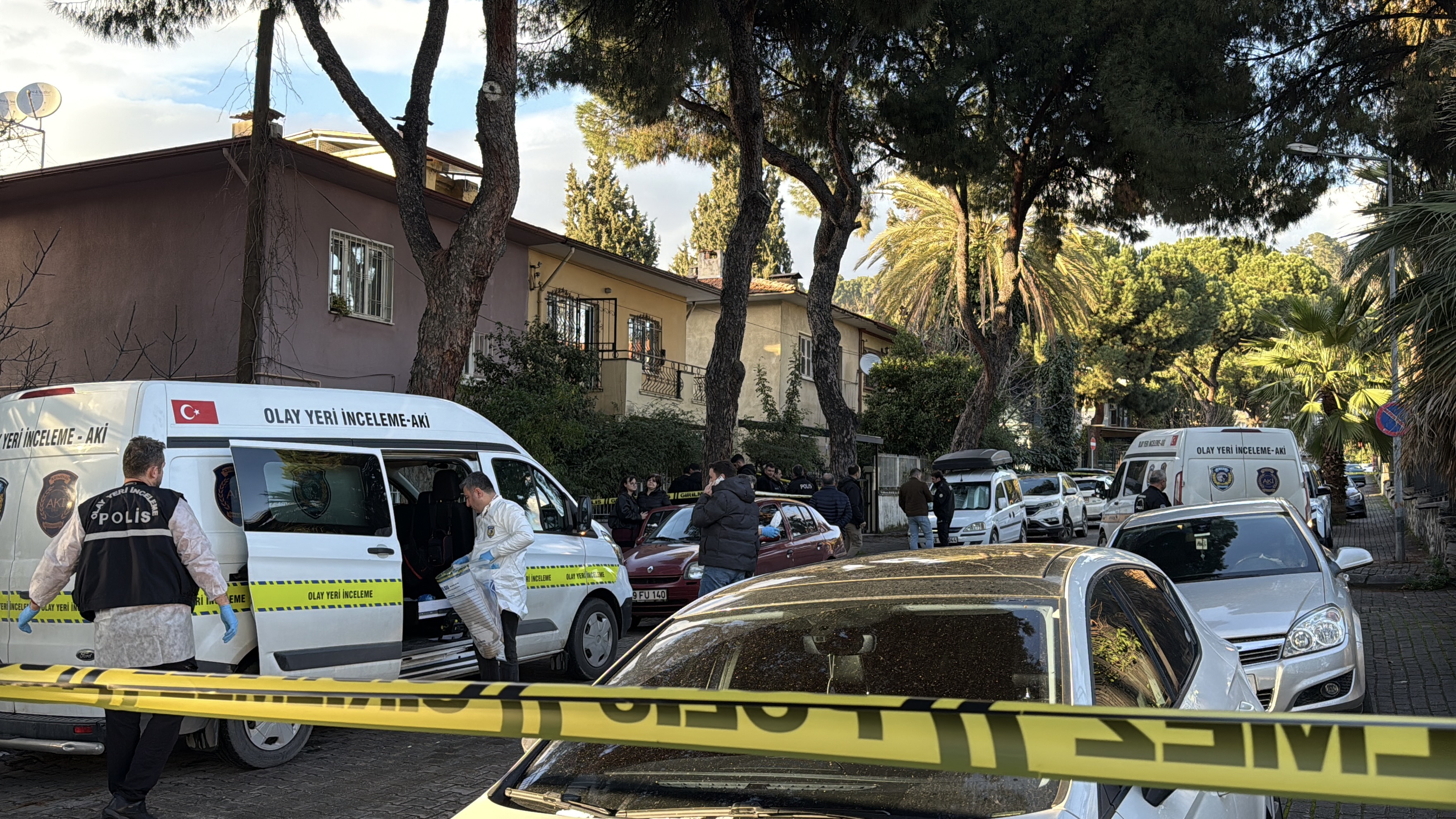 Aydın’ın Efeler ilçesinde bir çift evlerinde ölü bulundu