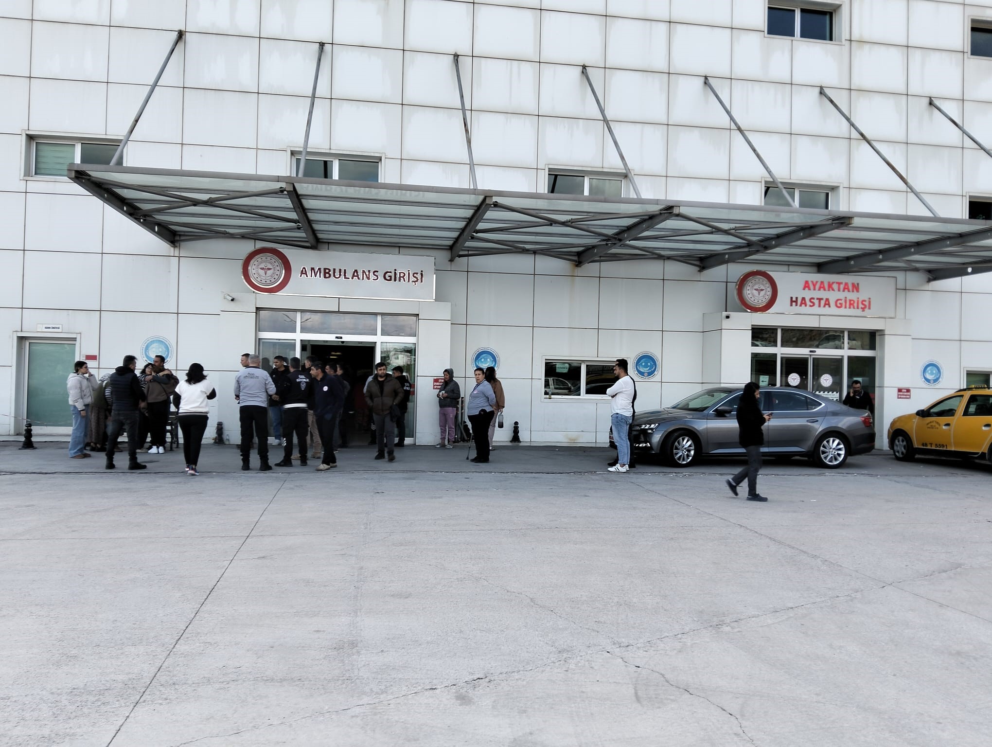 Küçük Kız Kalbine Yenik Düştü