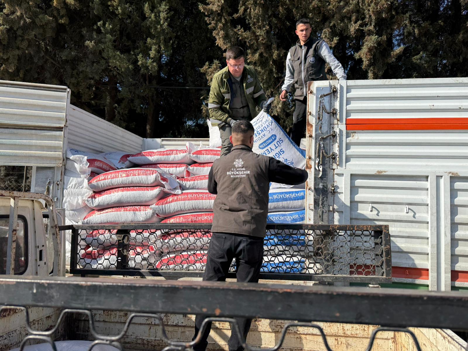 BAŞKAN ÇERÇİOĞLU’NUN DESTEKLERİ SULTANHİSAR’DA ÜRETİCİLERLE BULUŞTU