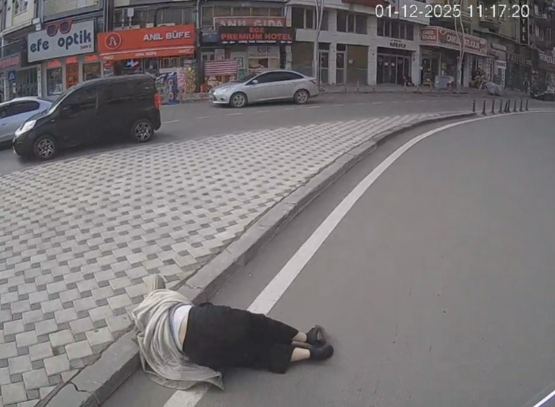 Otobüsün çarptığı genç kadın hayatını kaybetti