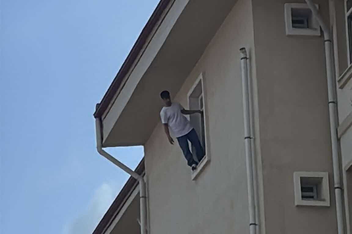 KYK yurdunun penceresinden atlayan genç hayatını kaybetti