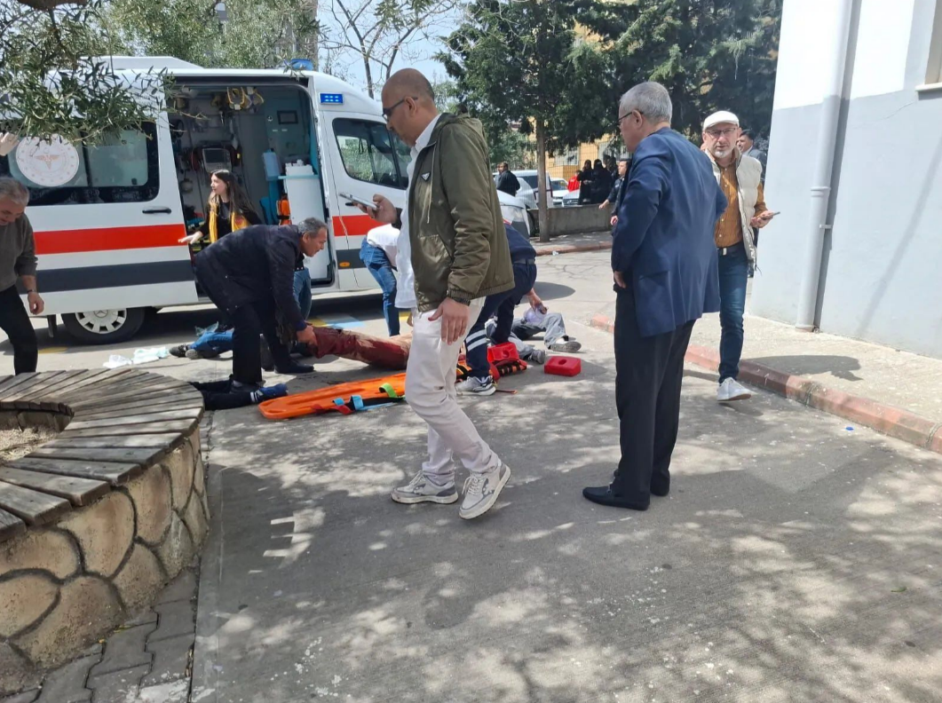 Okulda Silahlı Saldırı: 4 Ölü, 20 Yaralı