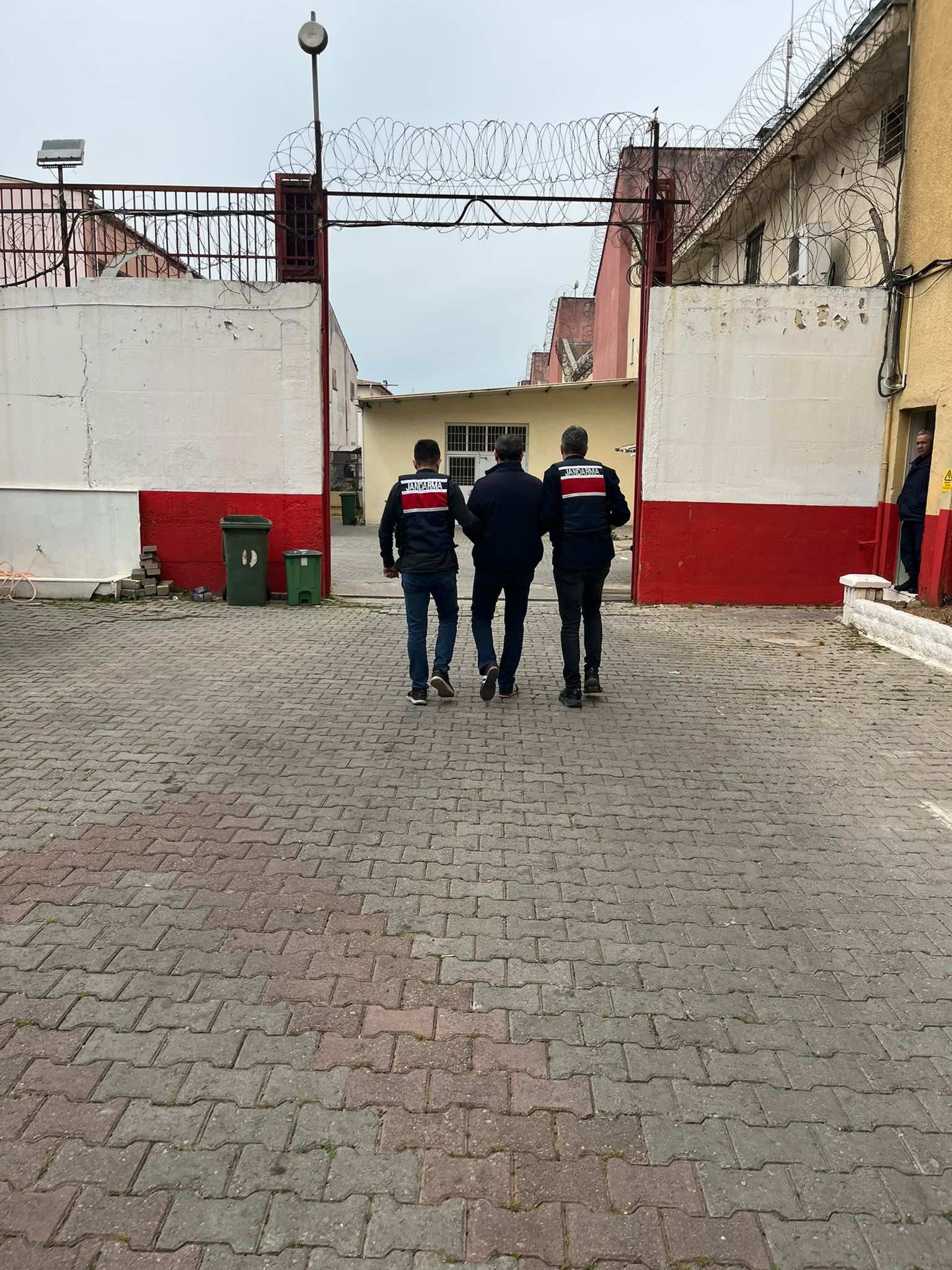 Efeler’de FETÖ hükümlüsü yakalandı