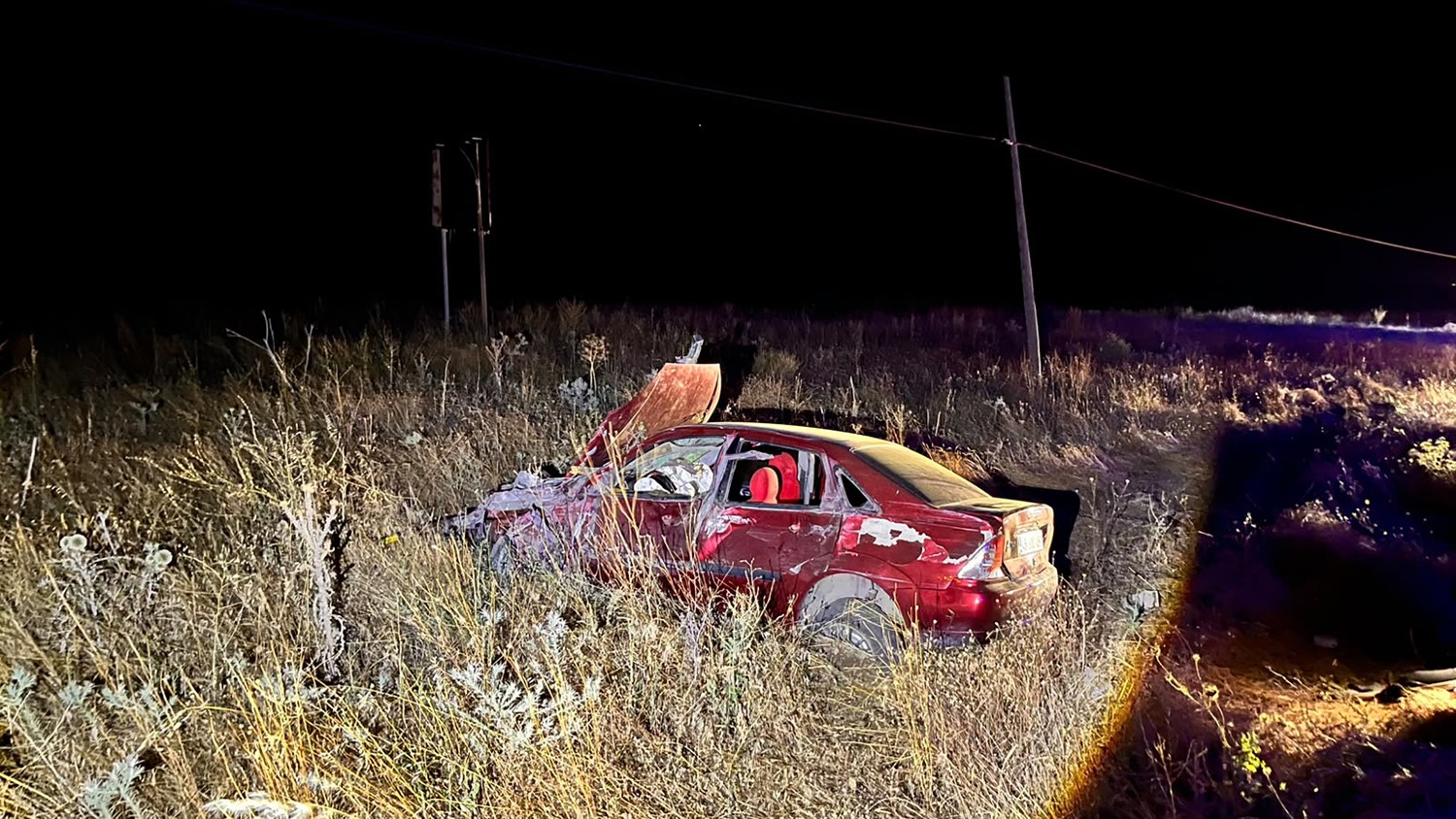 Kontrolden çıkan otomobil yol kenarına savruldu: 2'si ağır, 3 yaralı