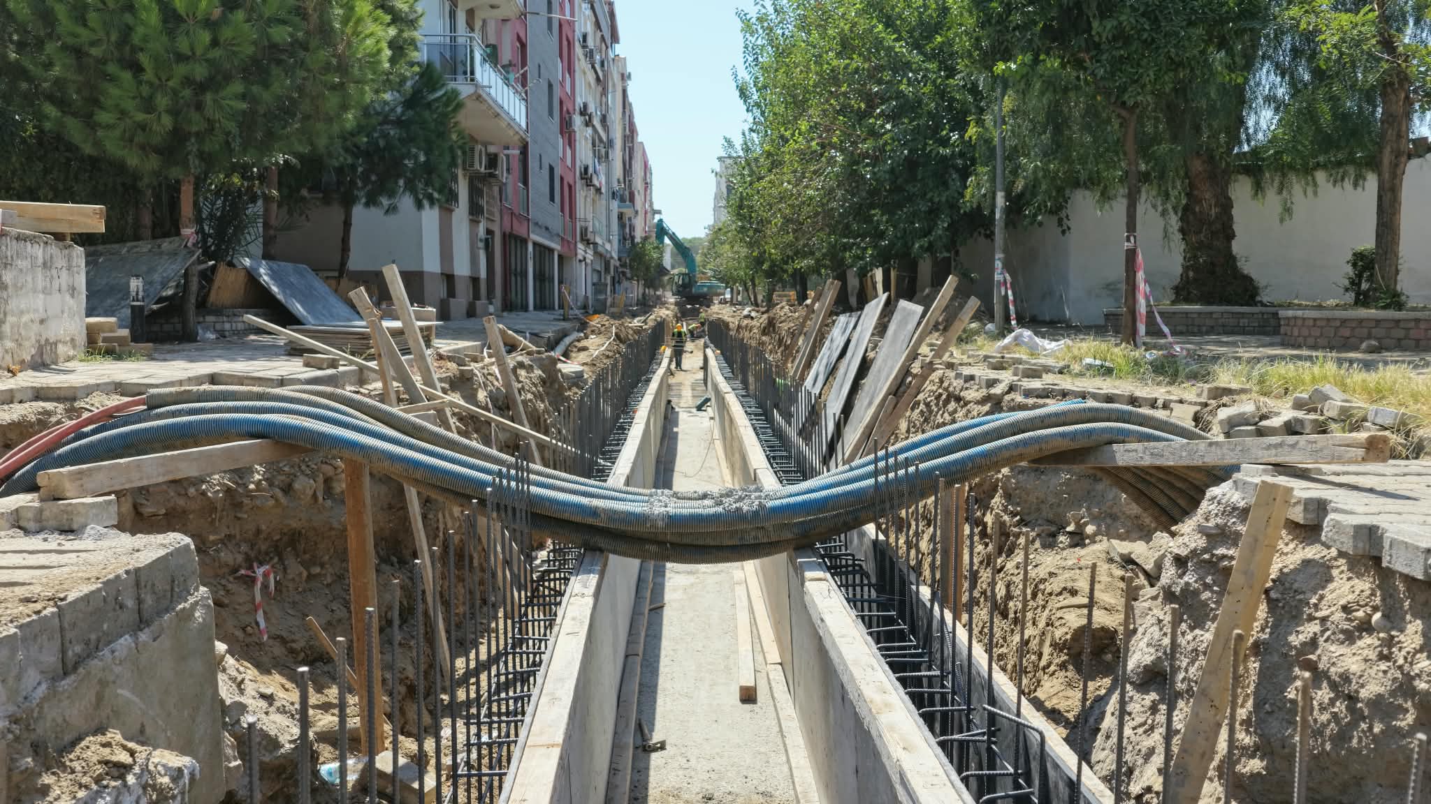 BAŞKAN ÇERÇİOĞLU EFELER’DE ALTYAPI YATIRIMLARINI SÜRDÜRÜYOR