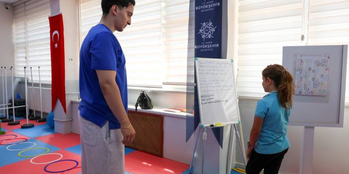 Başkan Çerçioğlu’ndan Eğitime Büyük Destek: Disleksi Merkezi’nde Dersler Devam Ediyor