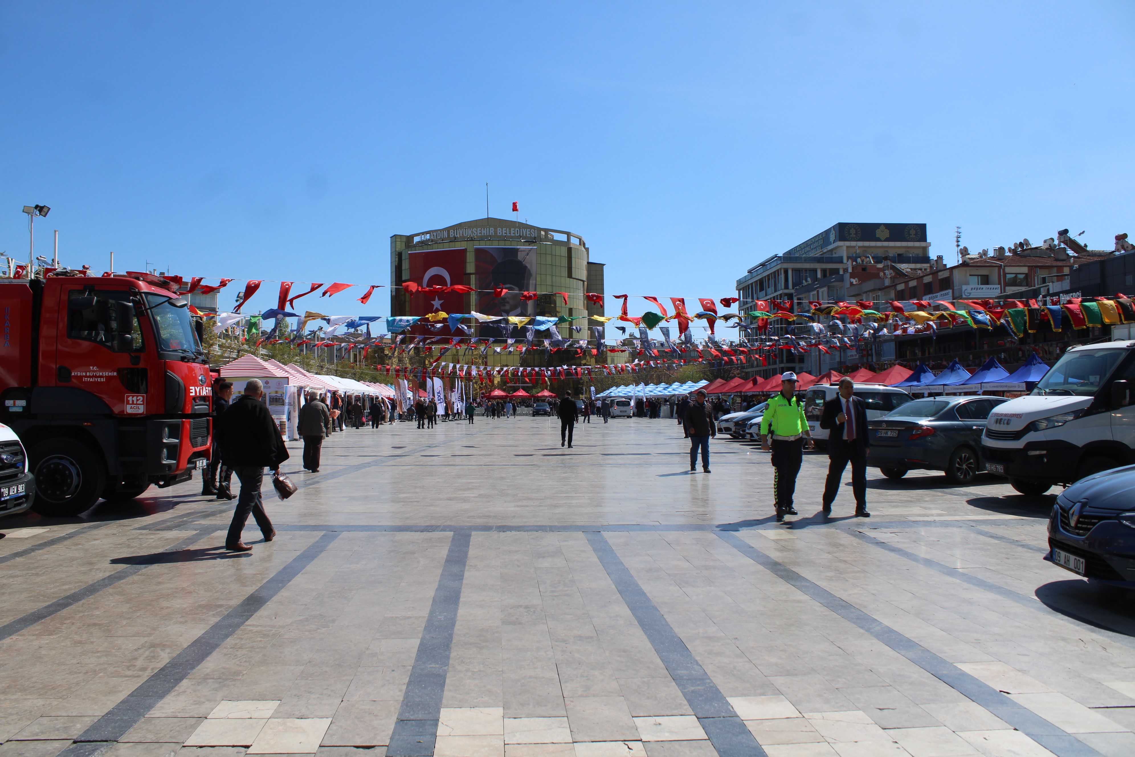 aw433325-02.jpg