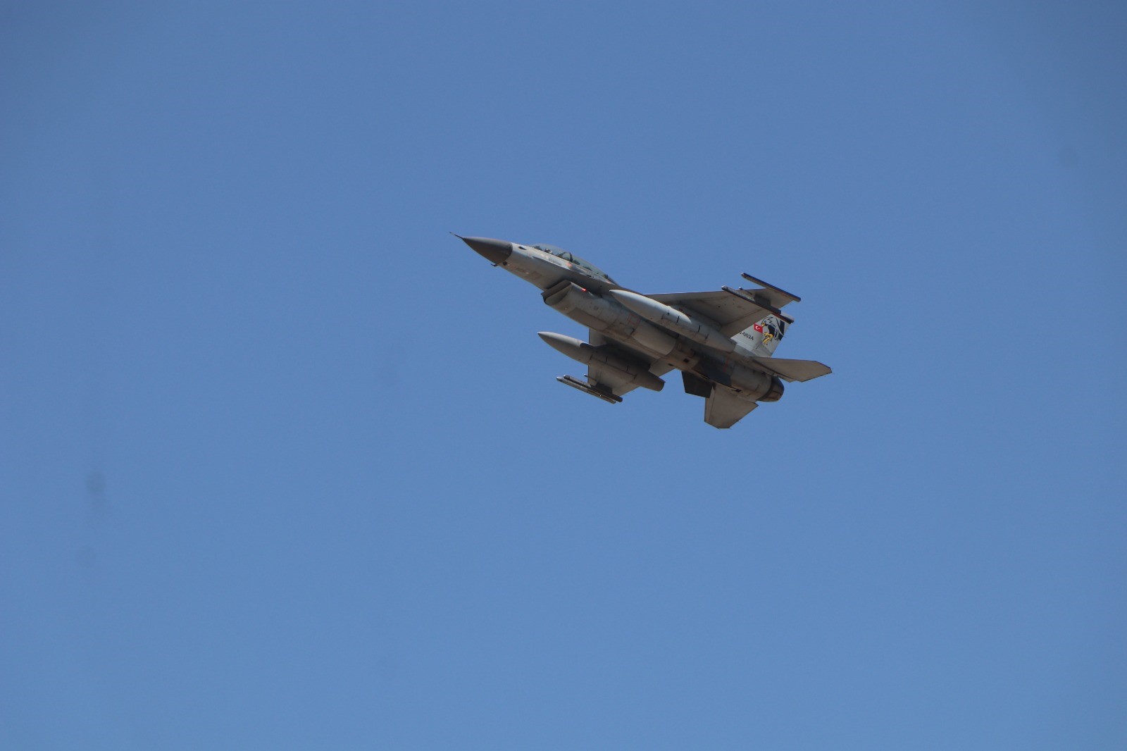 aw532608-03.jpg