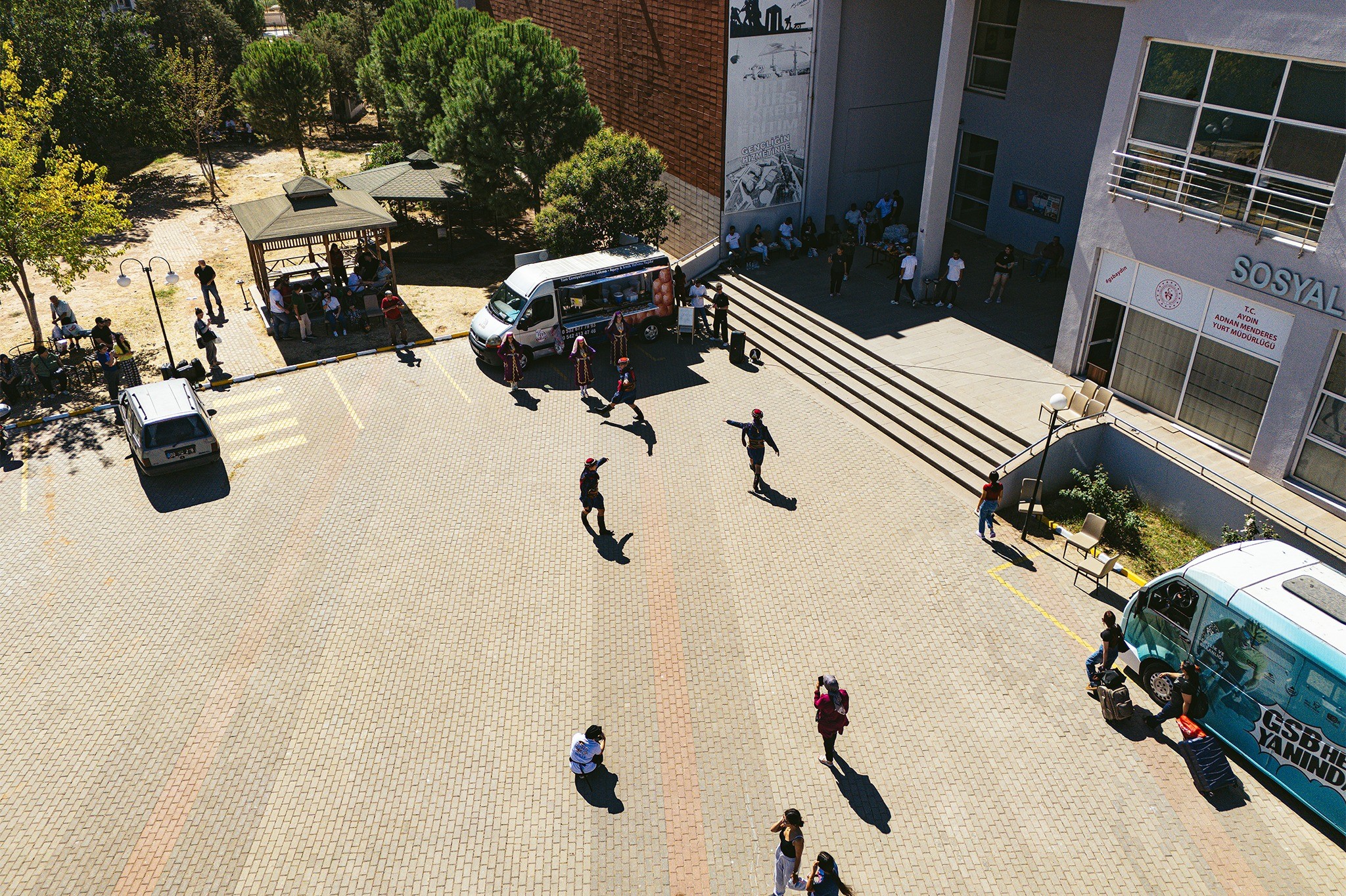aw543006-05.jpg