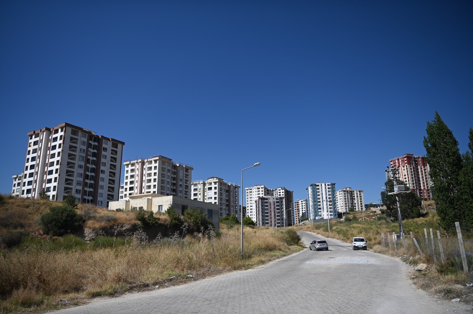 aw760511-04.jpg