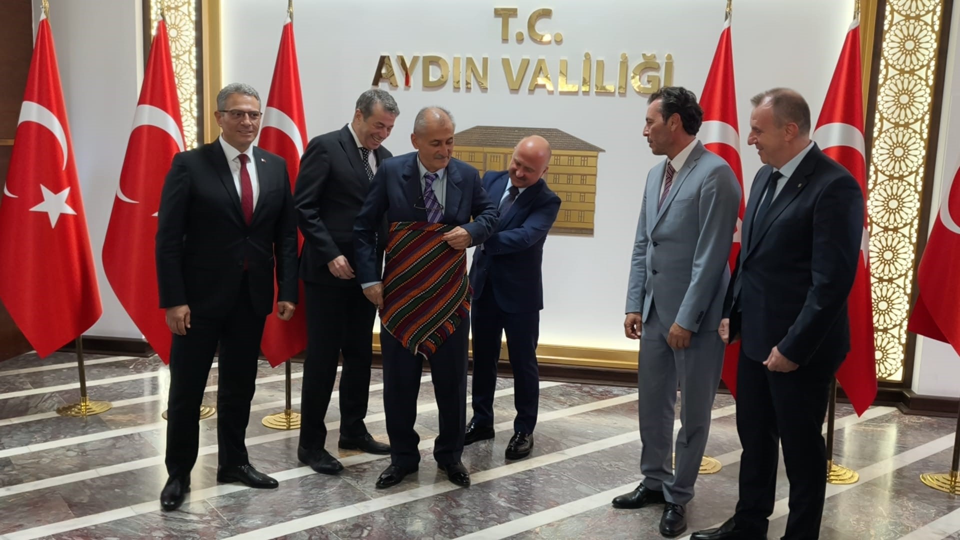 aw788258-04.jpg