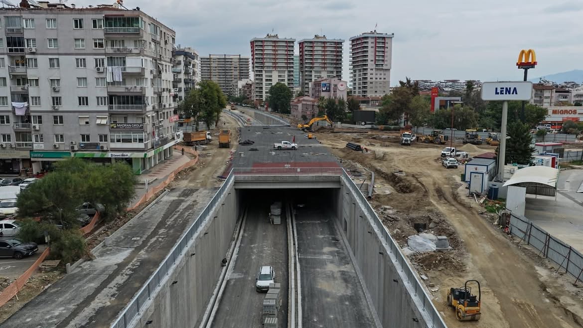 kentimizin-ulasim-konforunu-rahatlatacak-dev-projemiz-yeni-dortyol-koprulu-kavsagindaki-calisma-2.jpg