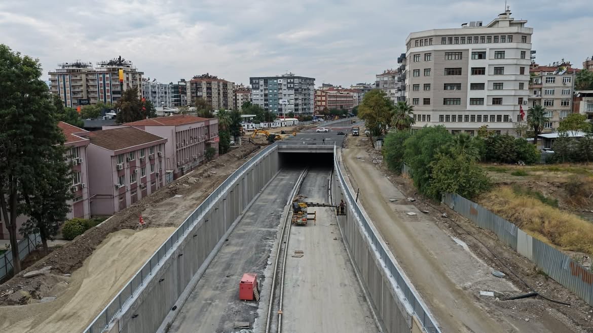 kentimizin-ulasim-konforunu-rahatlatacak-dev-projemiz-yeni-dortyol-koprulu-kavsagindaki-calisma-4.jpg