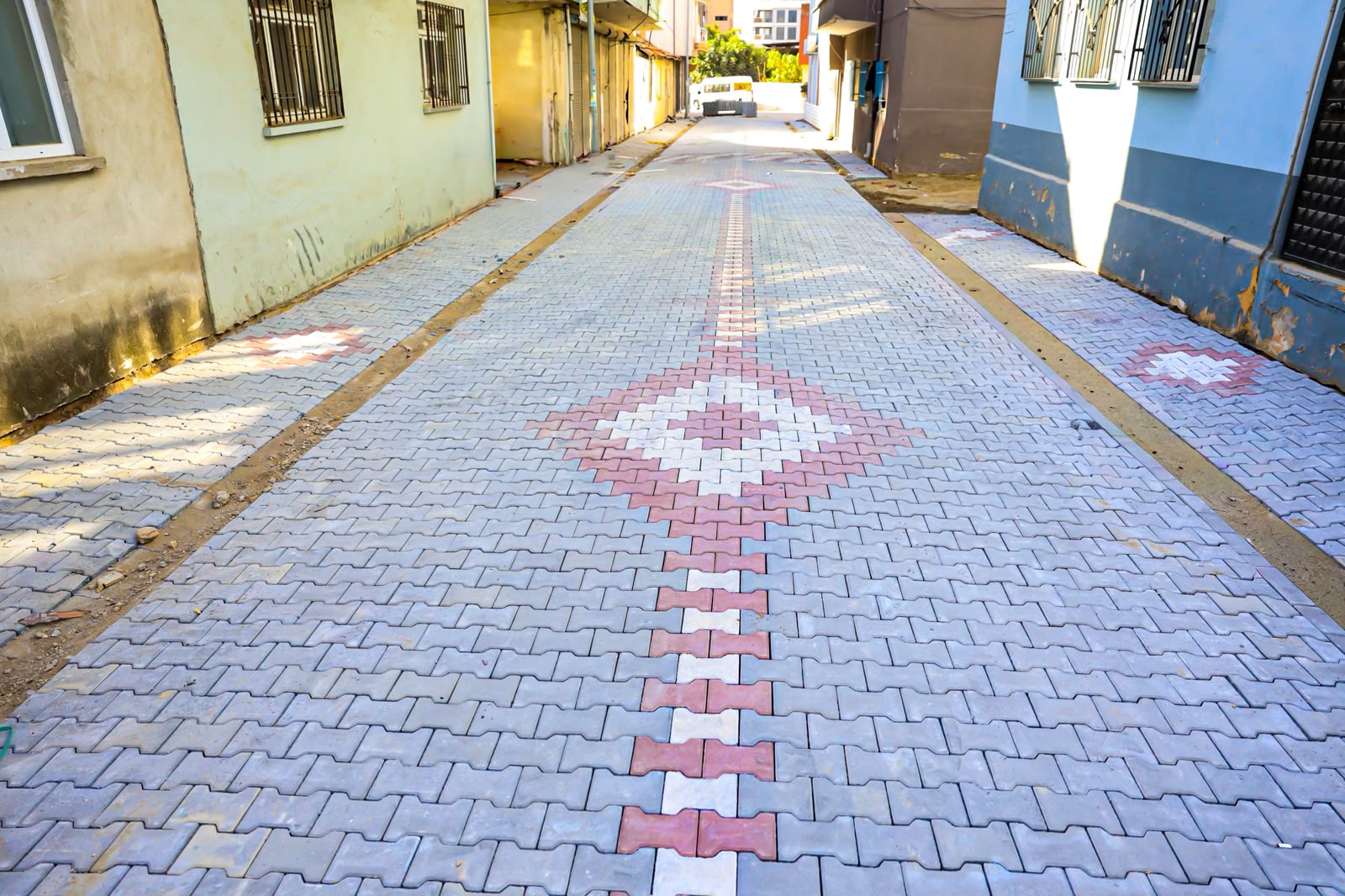2-incirliovada-yol-yatirimlari-hiz-kesmeden-suruyor-2.jpeg